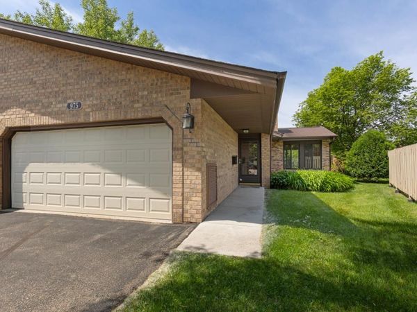 975 Yuma Lane N, Plymouth, MN 55447