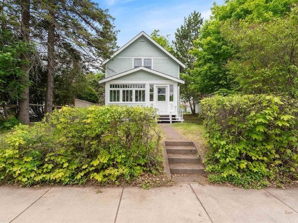 1515 N 8th Avenue E, Duluth, MN 55805