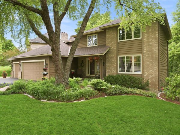1308 Summit Oaks Drive, Burnsville, MN 55337