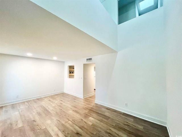 402 75th Ave N Photo 5
