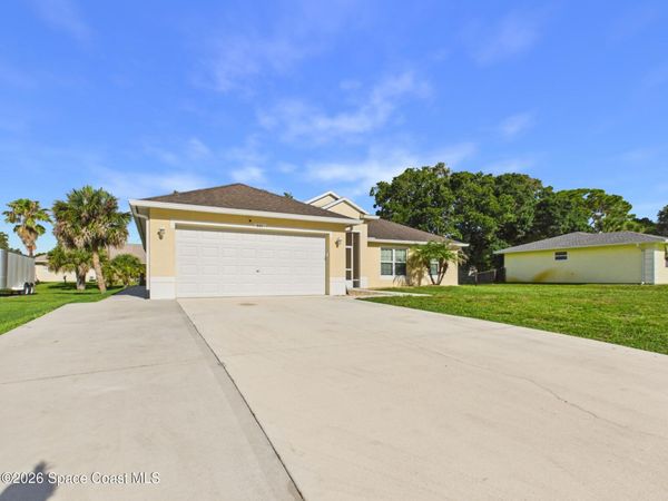 661 Jenkins Street , Sebastian, FL 32958