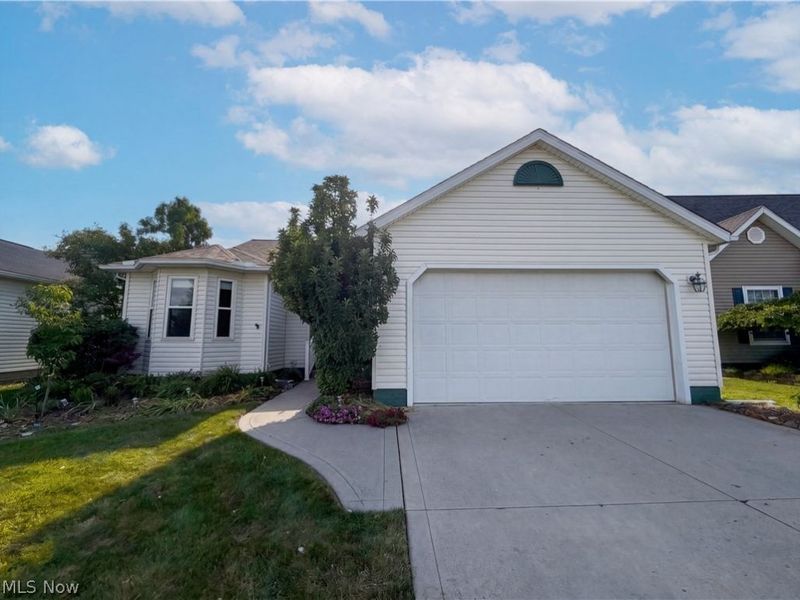 6016 W Breezeway Drive, North Ridgeville, OH 44039 Photo 1