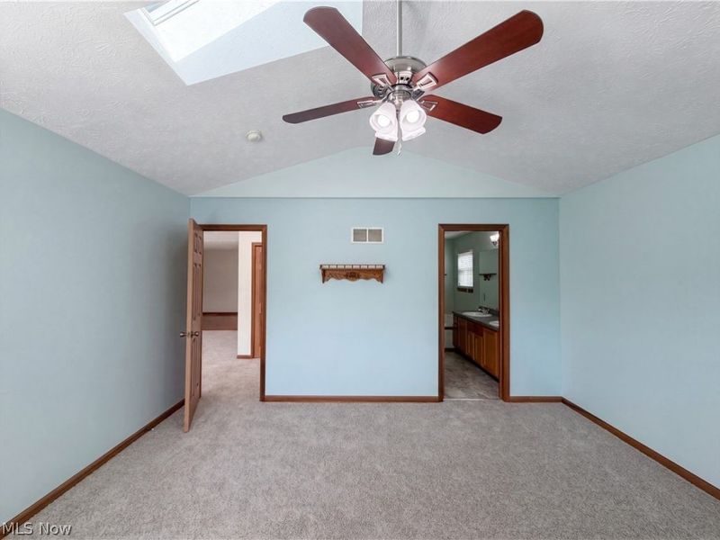 6016 W Breezeway Drive, North Ridgeville, OH 44039 Photo 4