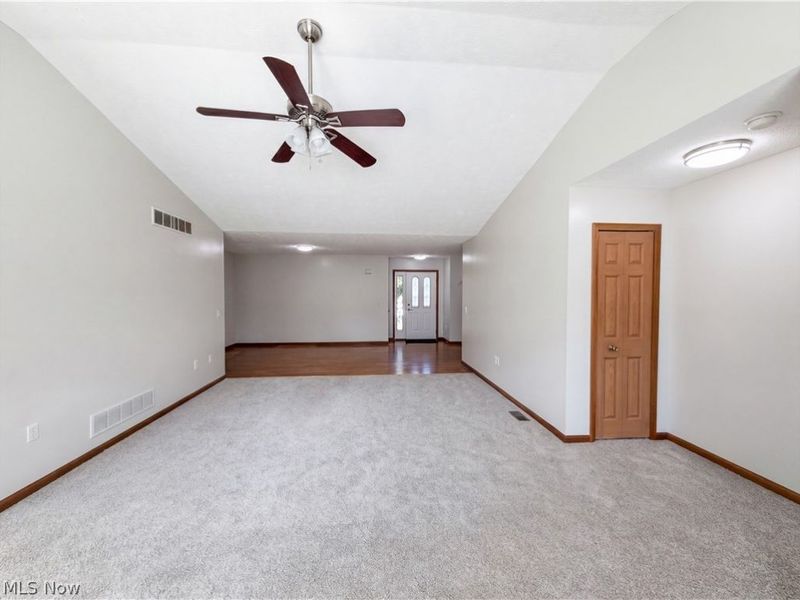 6016 W Breezeway Drive, North Ridgeville, OH 44039 Photo 7