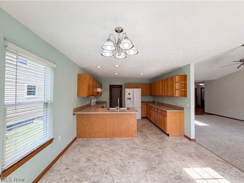 6016 W Breezeway Drive, North Ridgeville, OH 44039 Photo 7