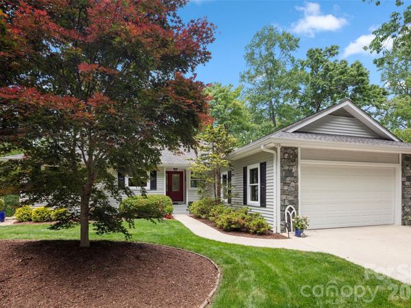 2750 Leucothae Way , Hendersonville, NC 28791
