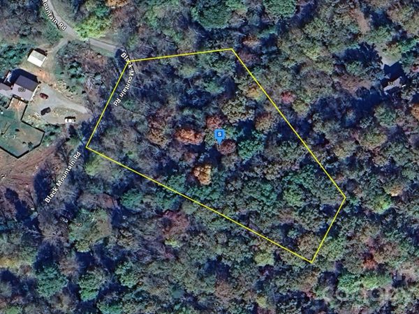 13 Black Mountain Road , Cullowhee, NC 28723