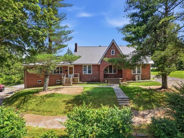 215 Adams St, Crossville, TN 38555
