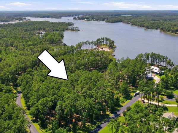 555 Homestead Road, Oriental, NC 28571