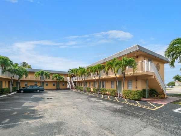 4081 N Dixie Hwy , Unit 27, Oakland Park, FL 33334