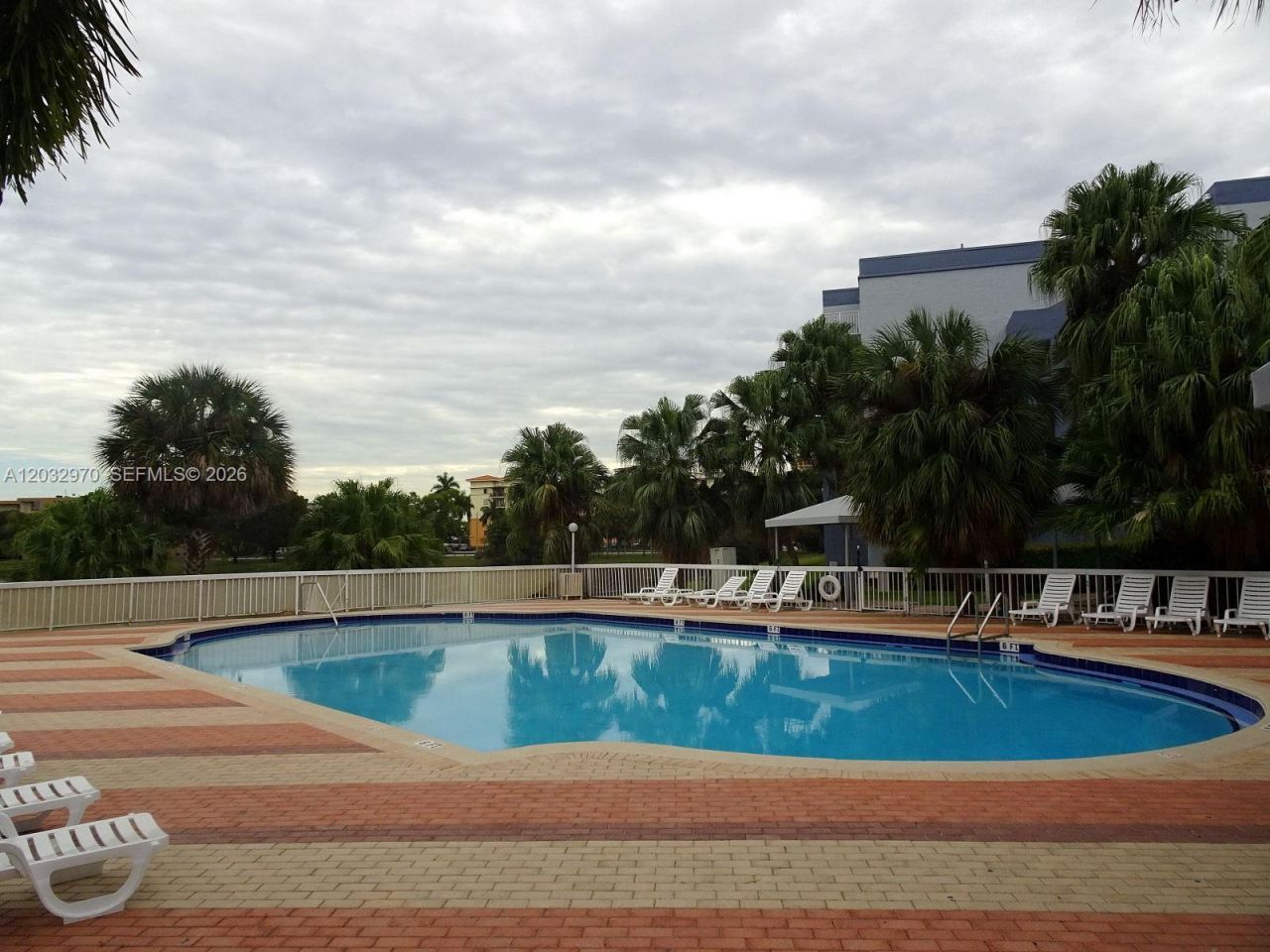 9359 N Fontainebleau Blvd , Unit F109, Miami, FL 33172 Photo
