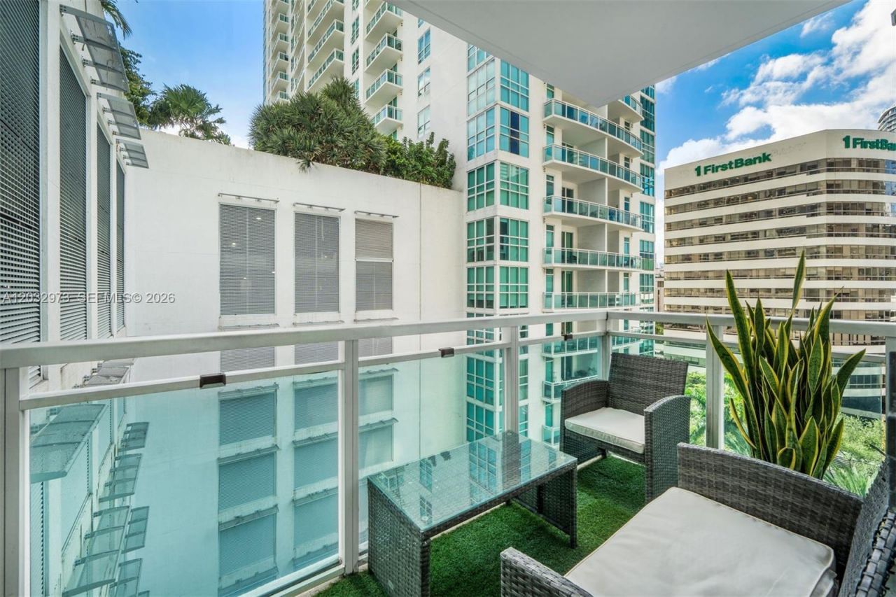 950 Brickell Bay Dr , Unit 803, Miami, FL 33131 Photo
