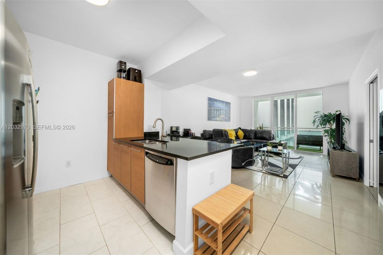 950 Brickell Bay Dr , Unit 803, Miami, FL 33131 Photo