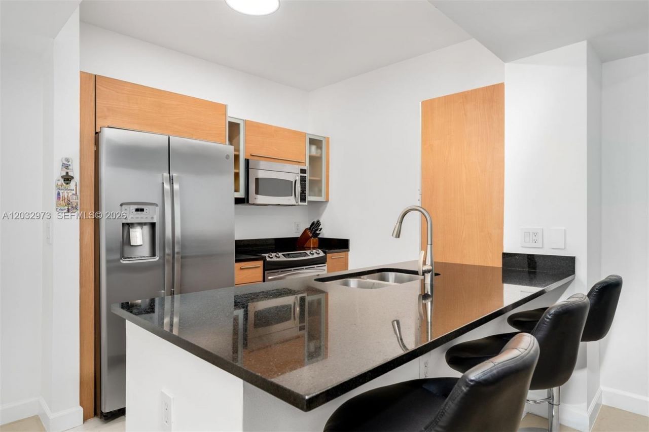 950 Brickell Bay Dr , Unit 803, Miami, FL 33131 Photo