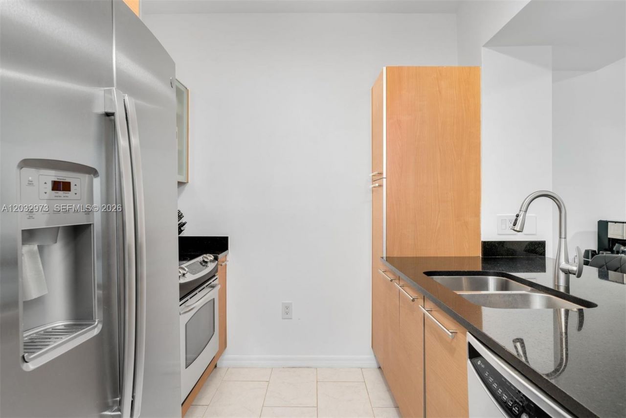 950 Brickell Bay Dr , Unit 803, Miami, FL 33131 Photo
