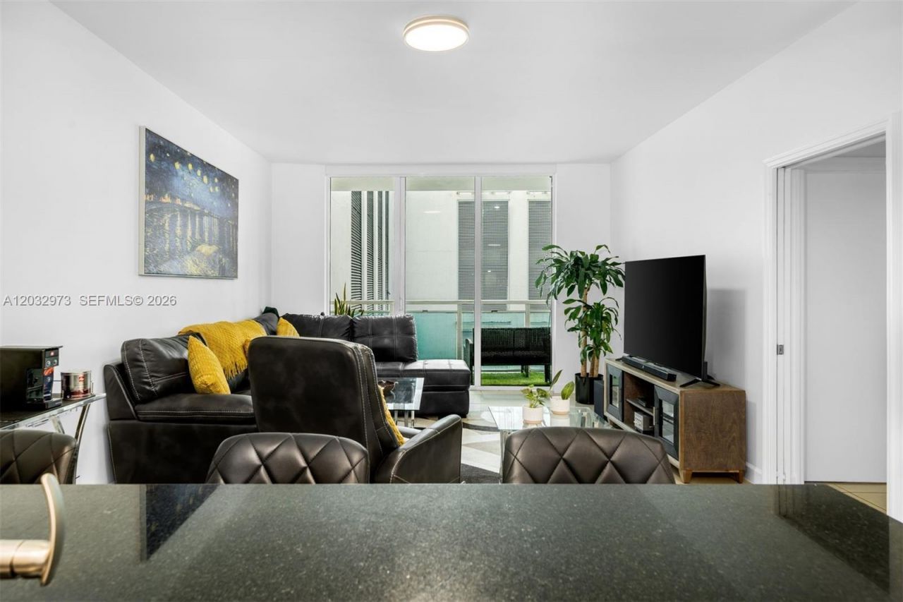 950 Brickell Bay Dr , Unit 803, Miami, FL 33131 Photo