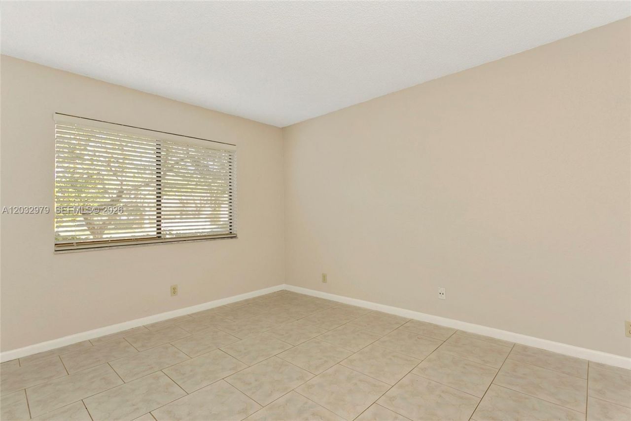 300 Racquet Club Rd , Unit 104, Weston, FL 33326 Photo
