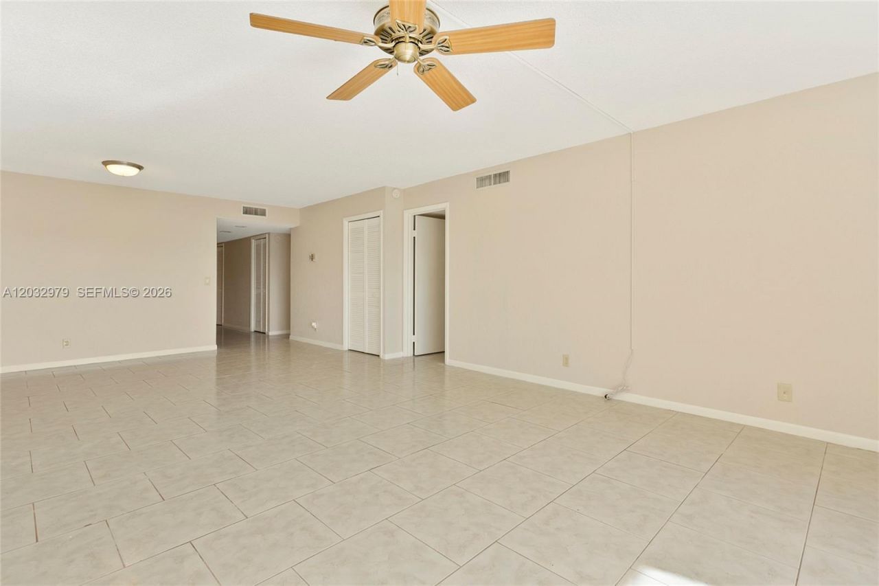 300 Racquet Club Rd , Unit 104, Weston, FL 33326 Photo
