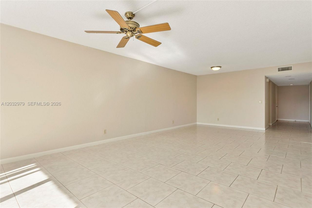 300 Racquet Club Rd , Unit 104, Weston, FL 33326 Photo