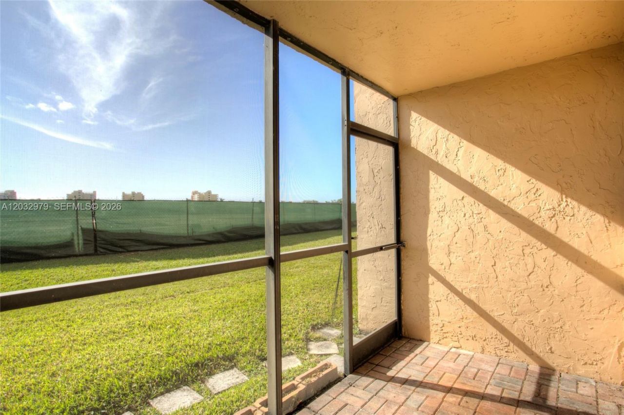 300 Racquet Club Rd , Unit 104, Weston, FL 33326 Photo