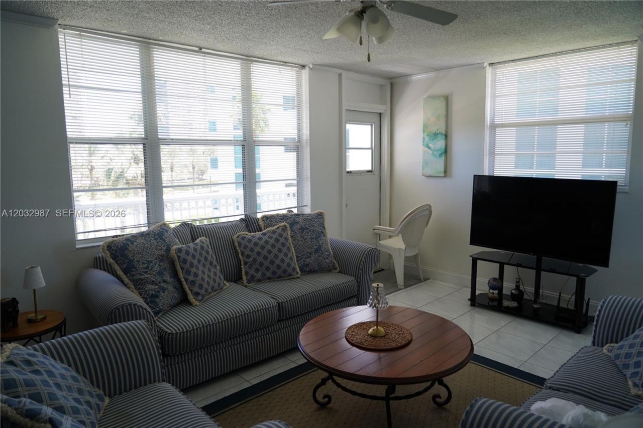 1913 S Ocean Dr , Unit 405, Hallandale Beach, FL 33009 Photo