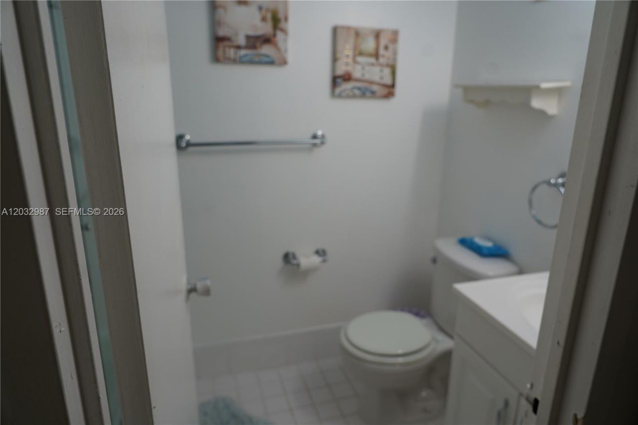 1913 S Ocean Dr , Unit 405, Hallandale Beach, FL 33009 Photo