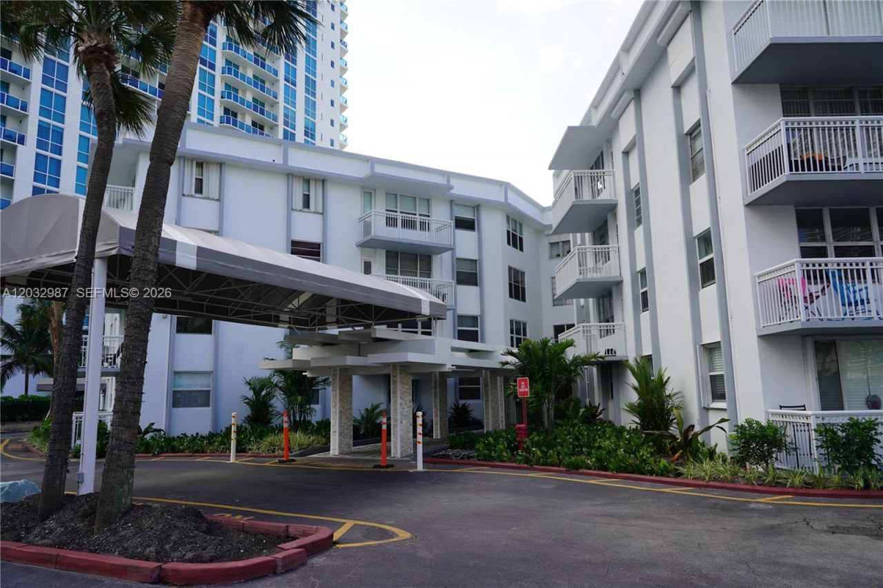 1913 S Ocean Dr , Unit 405, Hallandale Beach, FL 33009 Photo