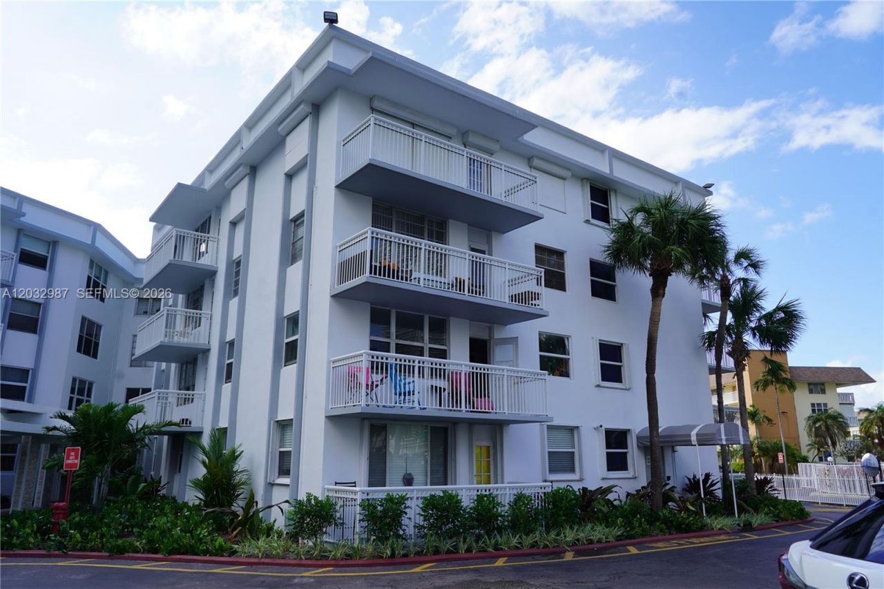 1913 S Ocean Dr , Unit 405, Hallandale Beach, FL 33009 Photo