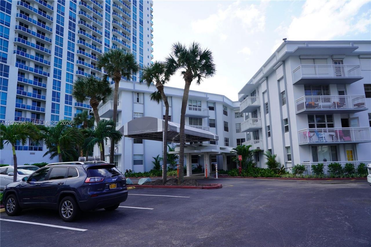 1913 S Ocean Dr , Unit 405, Hallandale Beach, FL 33009 Photo