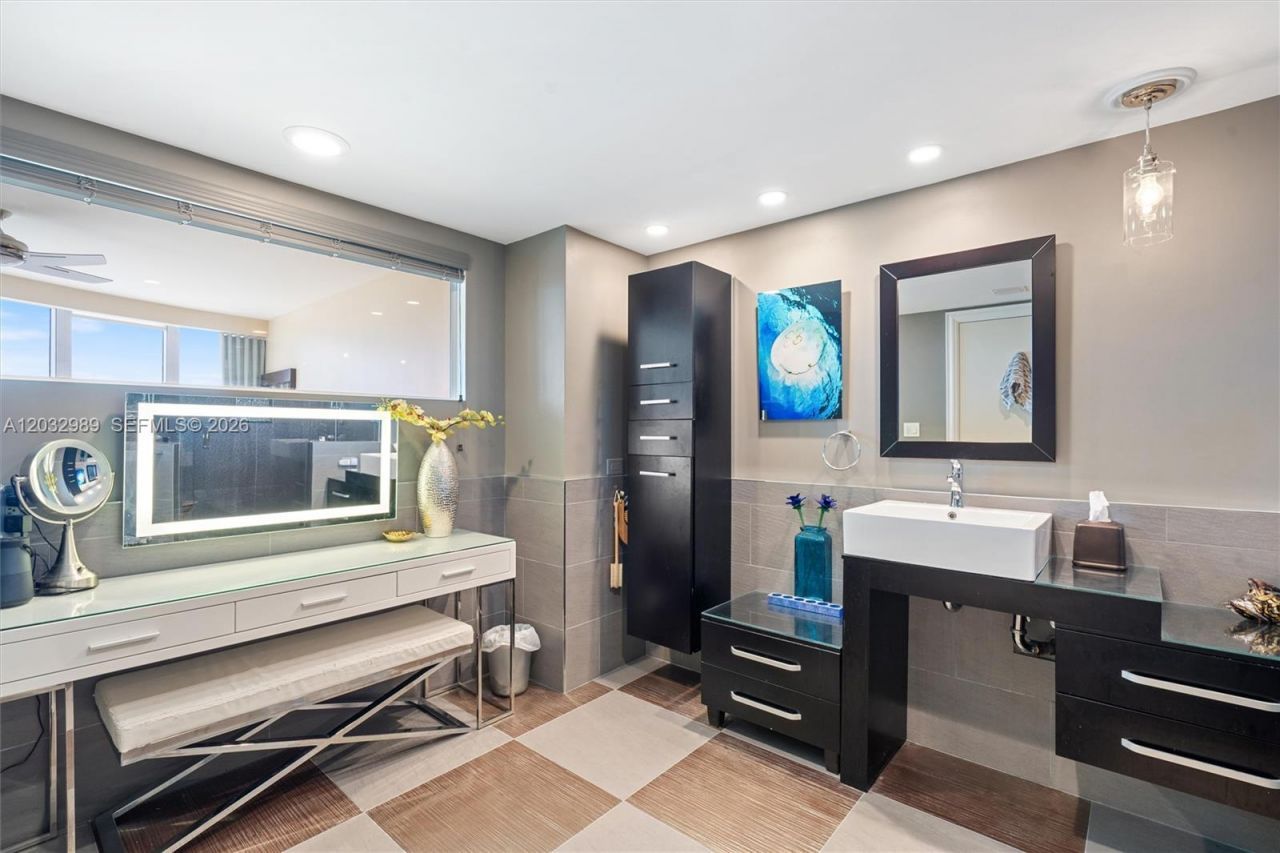 1600 S Ocean Blvd, Unit 402, Lauderdale by the Sea, FL 33062 Photo