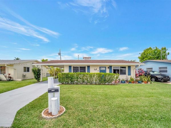 2708 NW 51st Pl , Tamarac, FL 33309