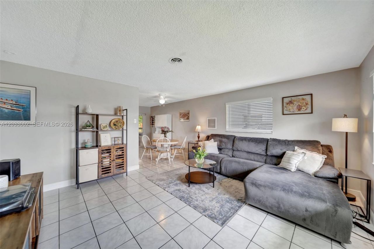 2708 NW 51st Pl , Tamarac, FL 33309 Photo