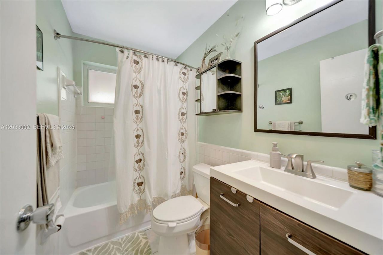 2708 NW 51st Pl , Tamarac, FL 33309 Photo