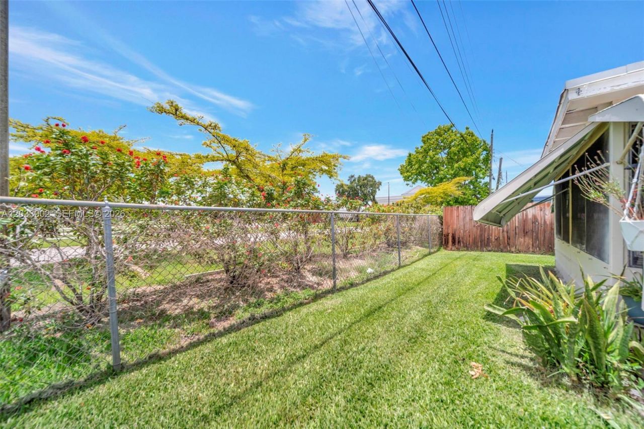 2708 NW 51st Pl , Tamarac, FL 33309 Photo