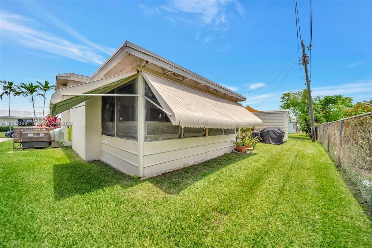 2708 NW 51st Pl , Tamarac, FL 33309 Photo