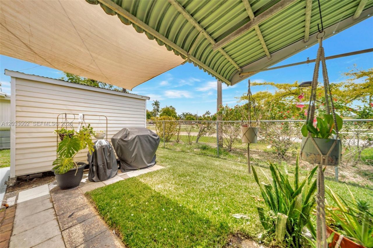 2708 NW 51st Pl , Tamarac, FL 33309 Photo