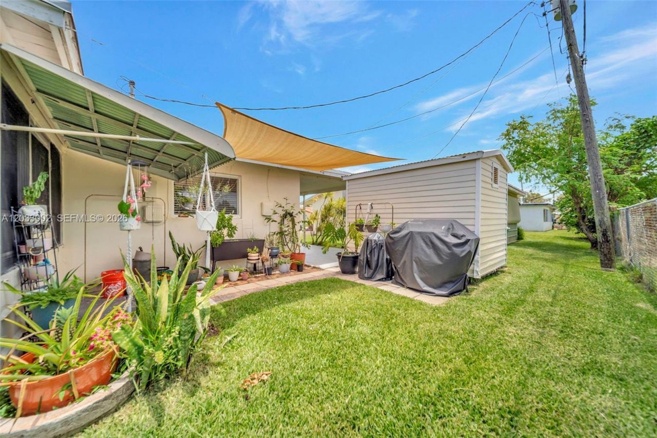 2708 NW 51st Pl , Tamarac, FL 33309 Photo