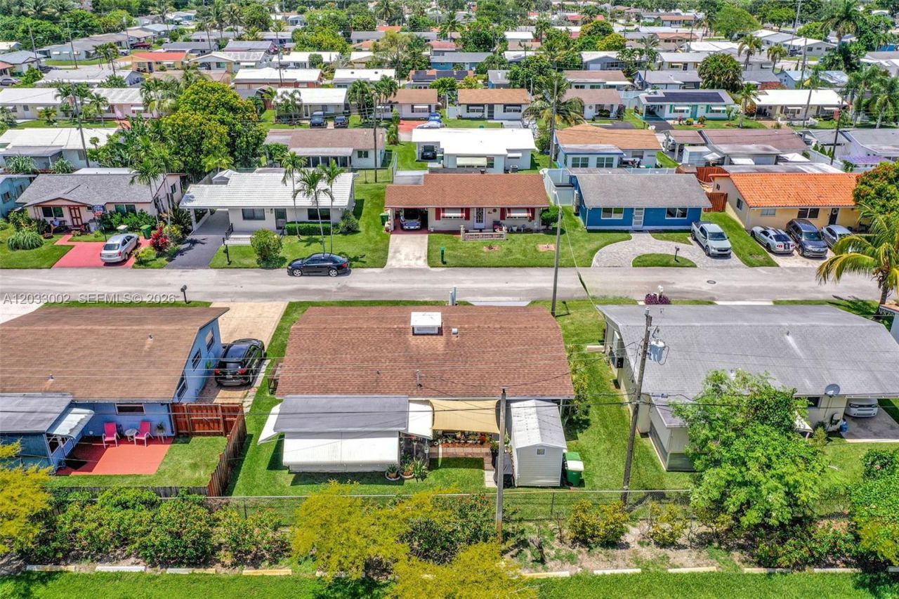 2708 NW 51st Pl , Tamarac, FL 33309 Photo