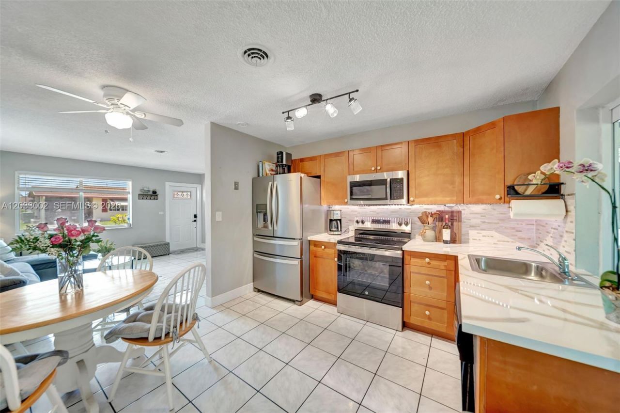 2708 NW 51st Pl , Tamarac, FL 33309 Photo