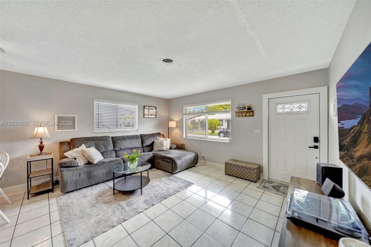 2708 NW 51st Pl , Tamarac, FL 33309 Photo