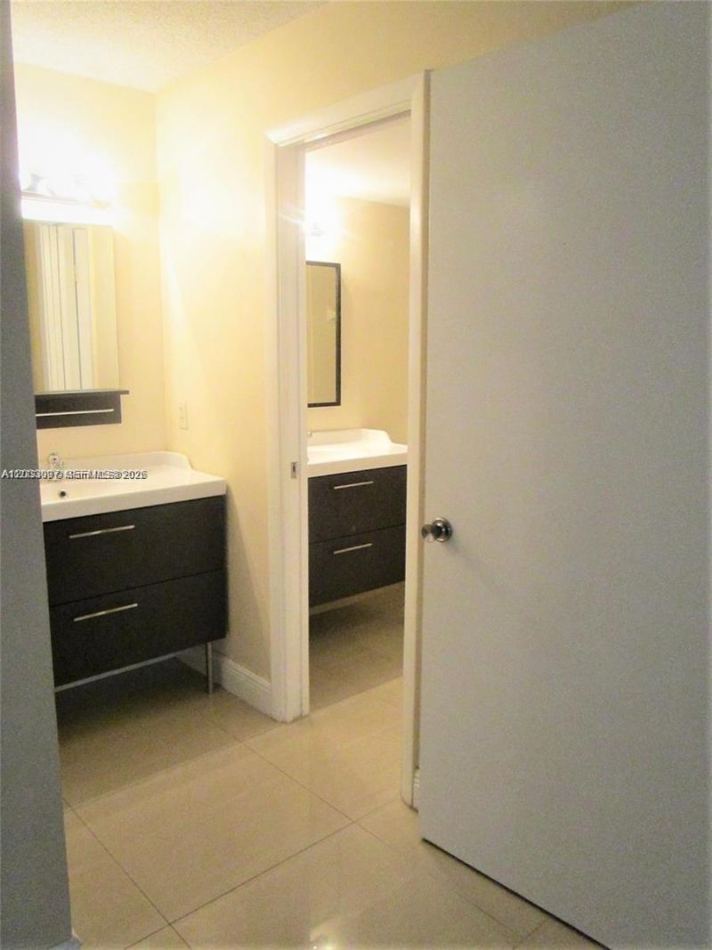 9491 S Palm Cir S , Unit 205, Pembroke Pines, FL 33025 Photo