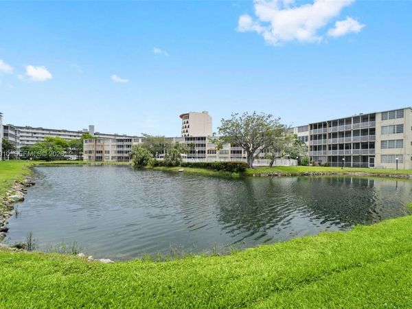 1690 NE 191st St , Unit 302-1, Miami, FL 33179