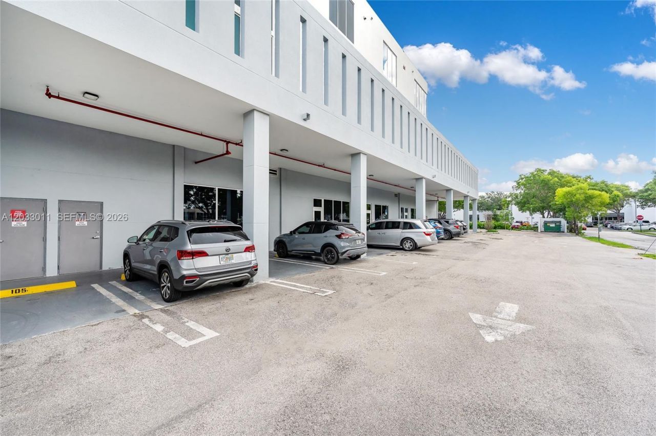 10450 NW 33rd St , Unit 301, Doral, FL 33172 Photo
