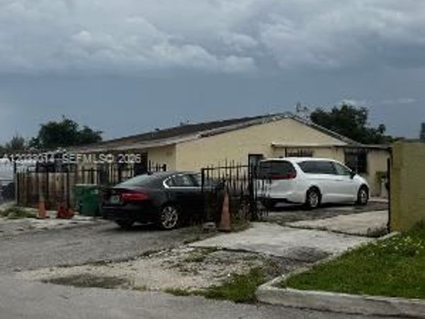 21407 NW 39th Ave , Miami Gardens, FL 33055