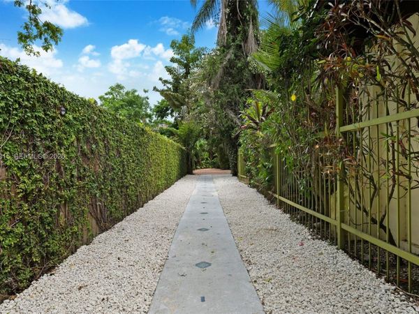 3797 El Prado Blvd , Miami, FL 33133