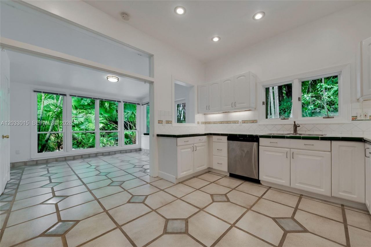 3797 El Prado Blvd, Miami, FL 33133 Photo