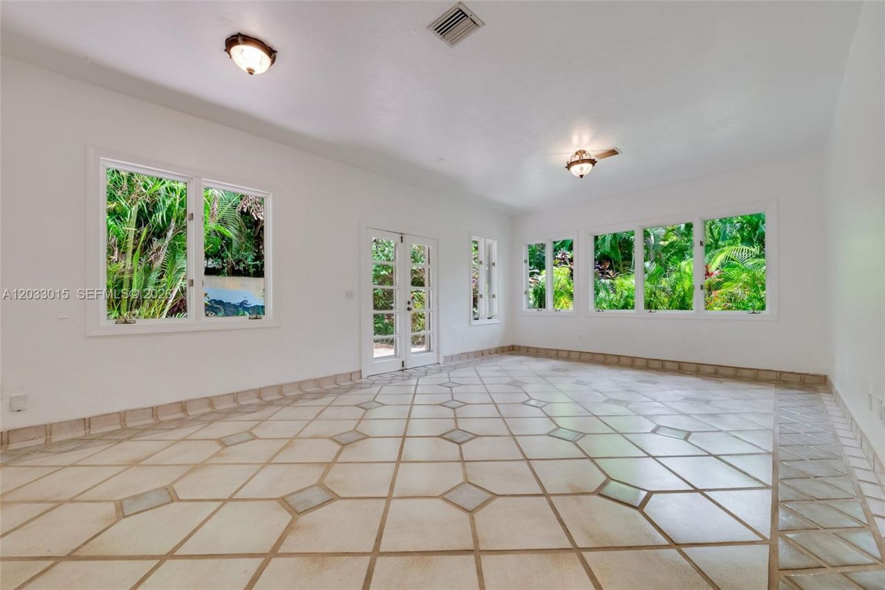 3797 El Prado Blvd, Miami, FL 33133 Photo
