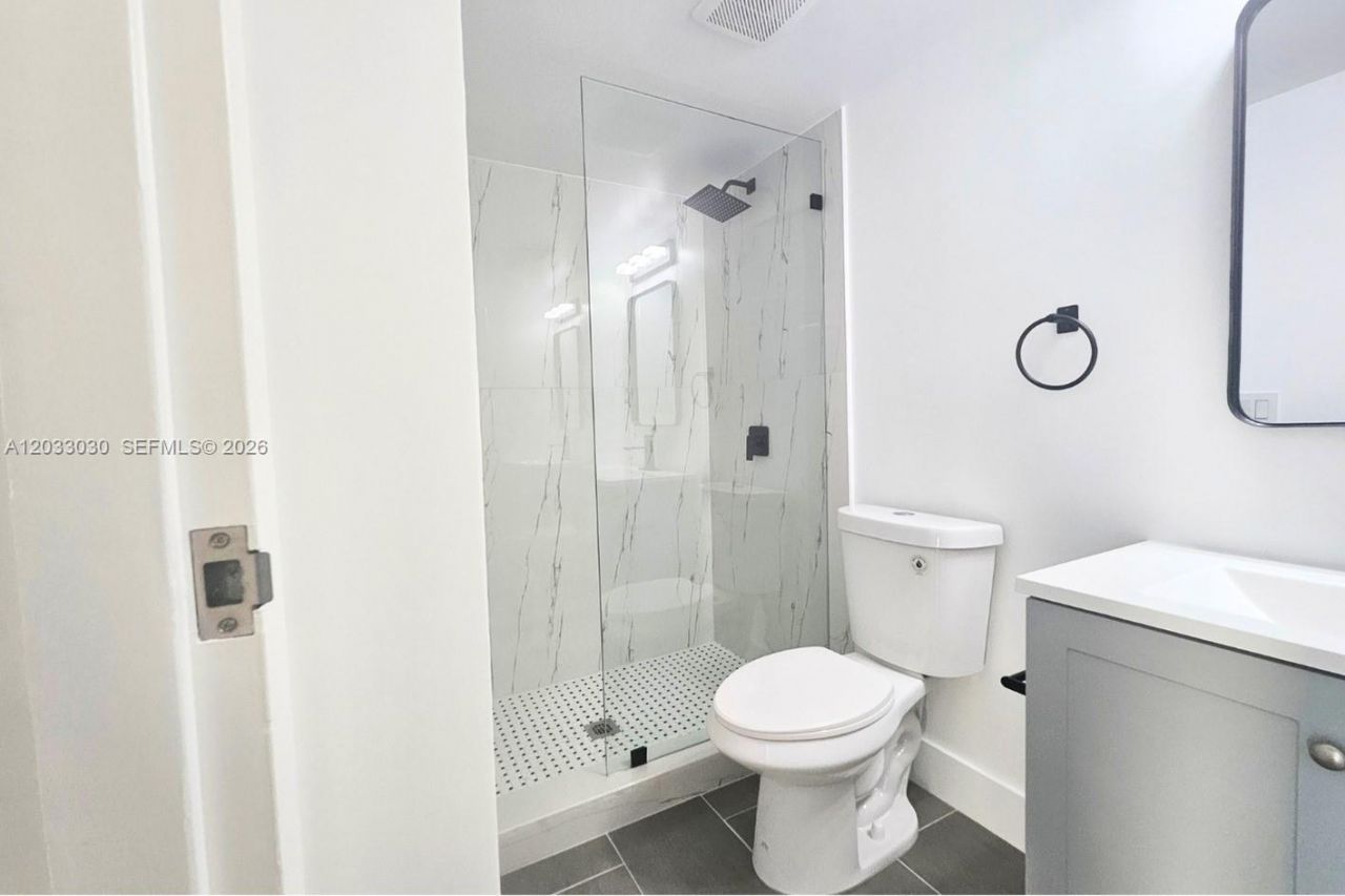 333 NW 17th Ct , Unit 203B, Fort Lauderdale, FL 33311 Photo