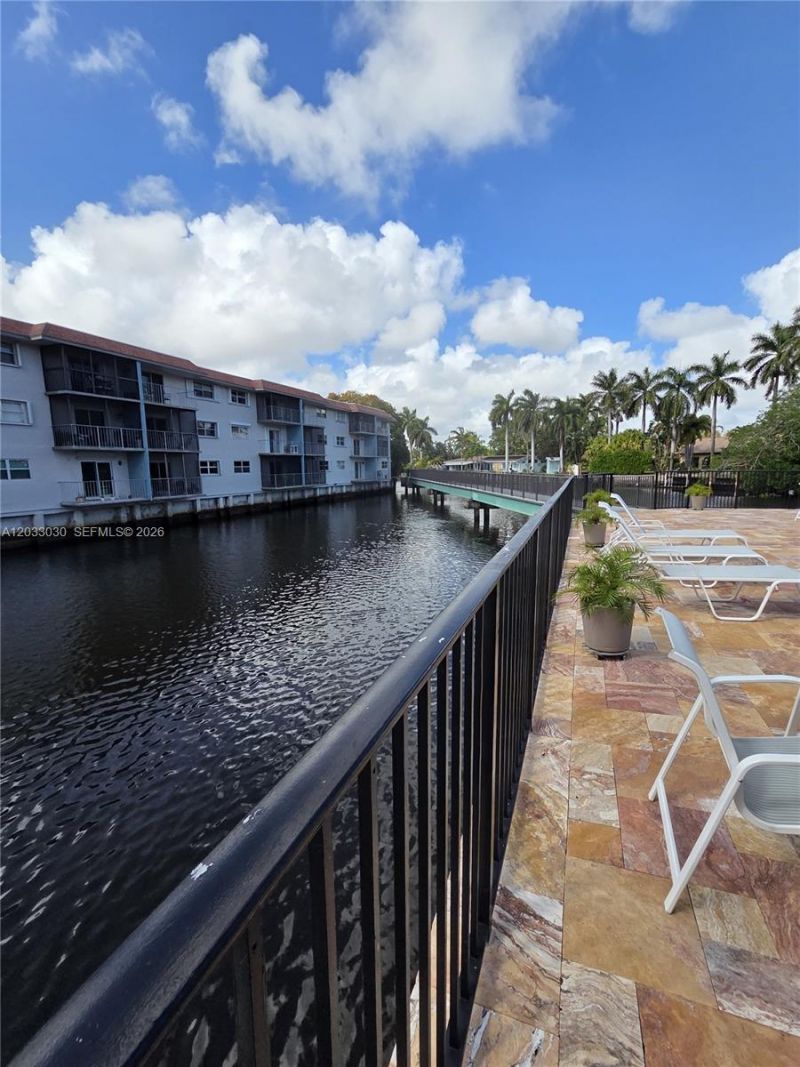333 NW 17th Ct , Unit 203B, Fort Lauderdale, FL 33311 Photo