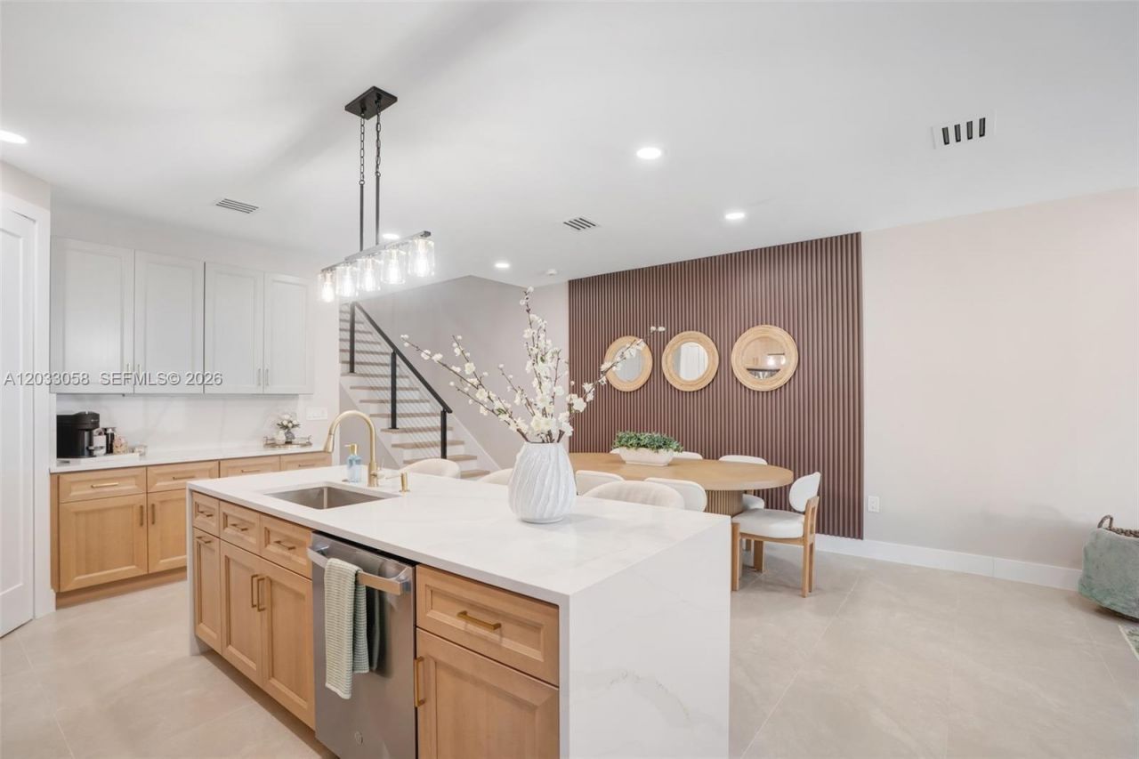701 SW 17th St , Unit 701, Fort Lauderdale, FL 33315 Photo